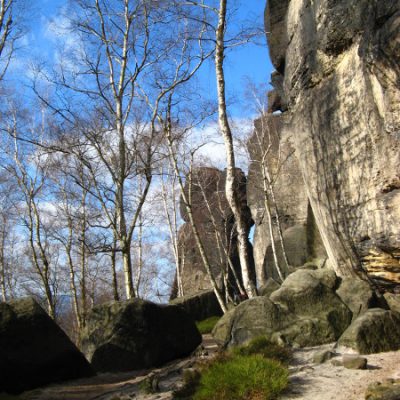 Felsen vor der Idagrotte