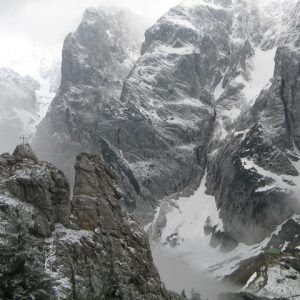 Beeindruckendes Nebel-Schnee-Spiel