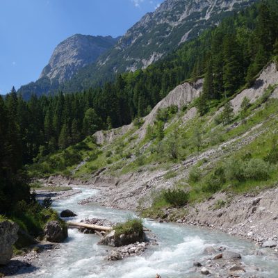 Am Johannesbach entlang ins Karwendel