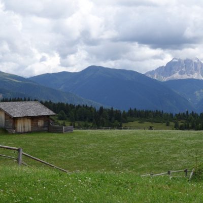 Blick auf den Peitlerkofel und damit in Richtung Dolomiten