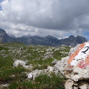 Immer dem Dolomitenhöhenweg 2 folgend