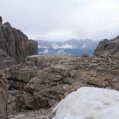 Beeindruckende Aussicht mit letztem Schnee