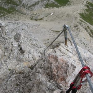 Und über den leichten Klettersteig geht es wieder runter